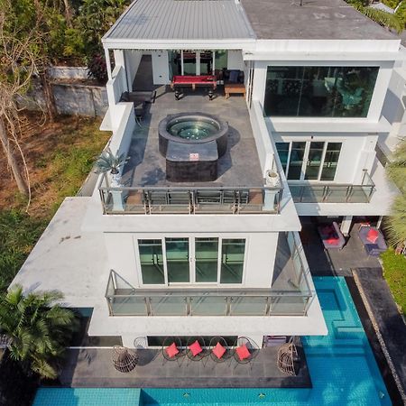 Villas In Pattaya Praia de Jomtien Exterior foto